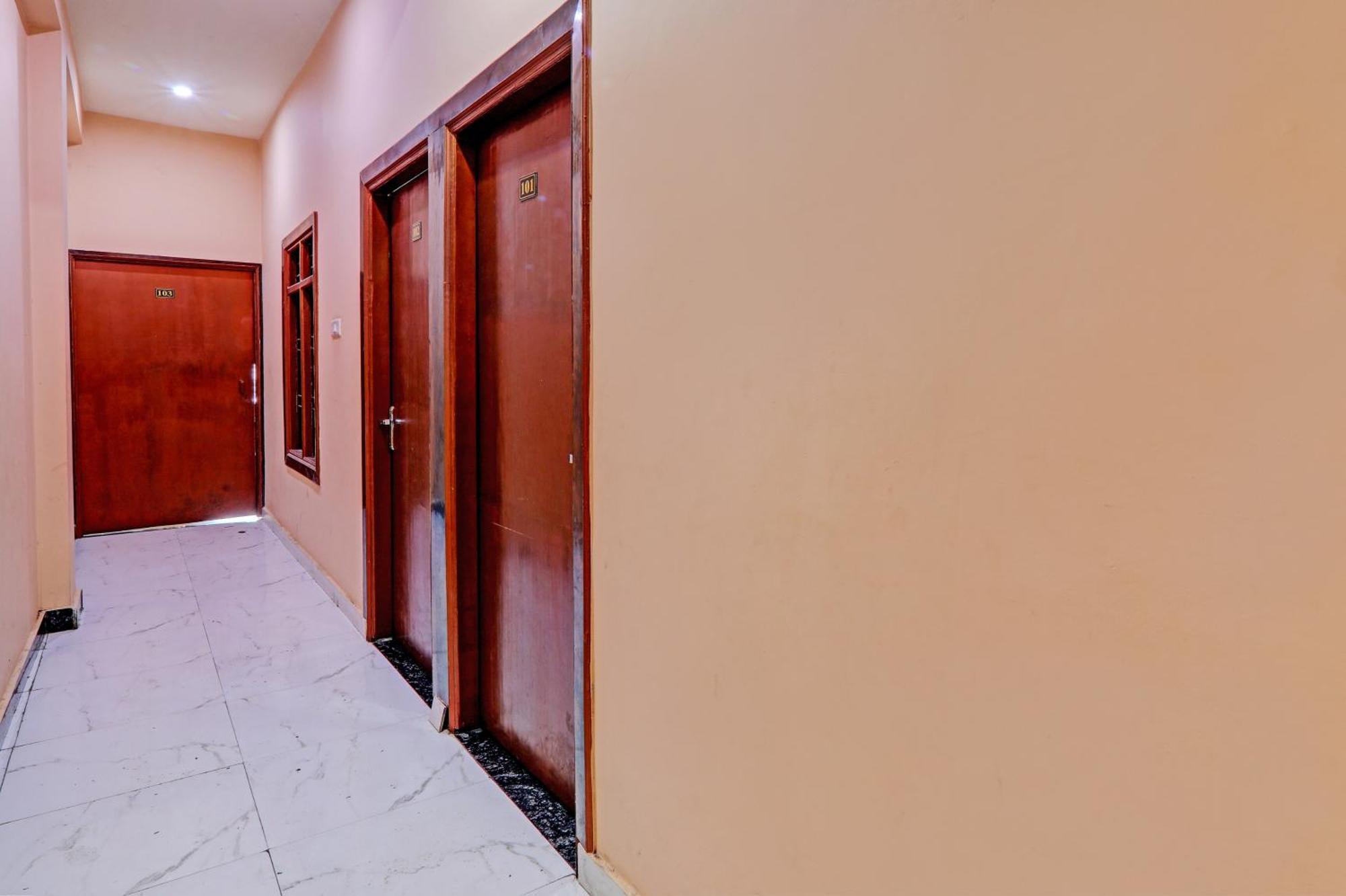 Hotel O Home Singhs Delight فاراناسي المظهر الخارجي الصورة
